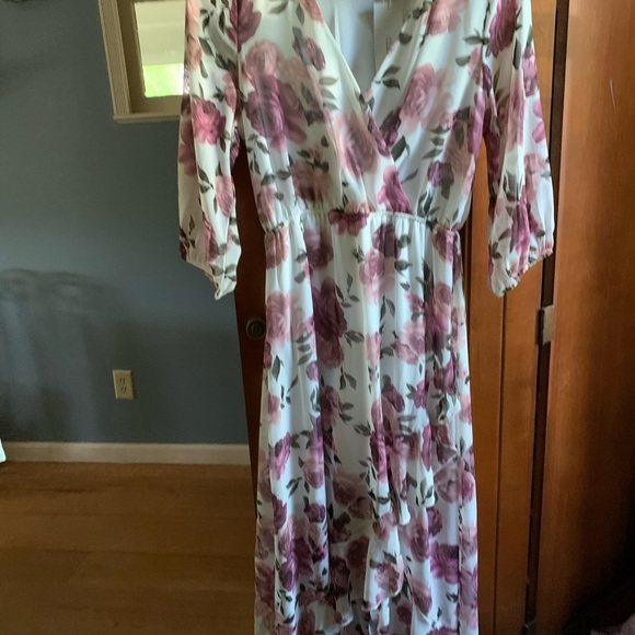 Flowered dress - Picture 2 of 9